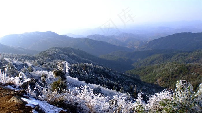 山顶美丽雪景