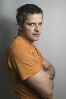 中年板寸头图像