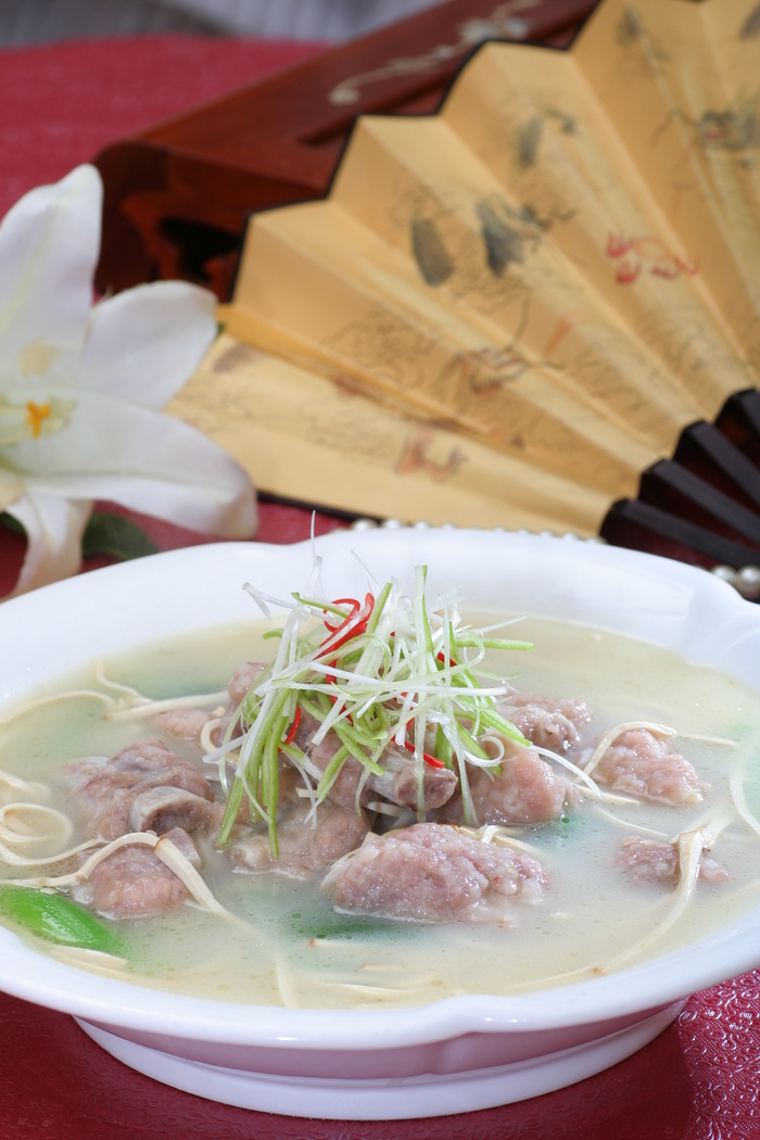 旋转 腐皮嫩滑骨   22元