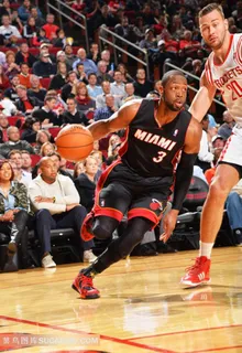 运球突破的韦德