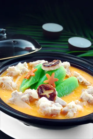 煲类火锅川菜特色菜咸猪骨煲大芥菜