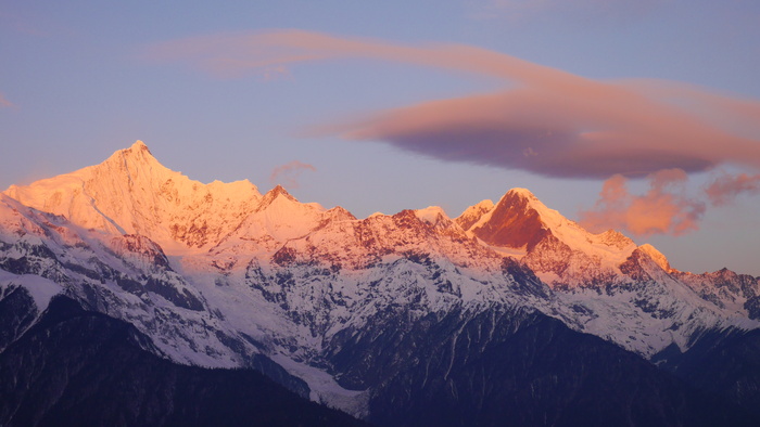 秋分日照金山帕瓦博格风景海报