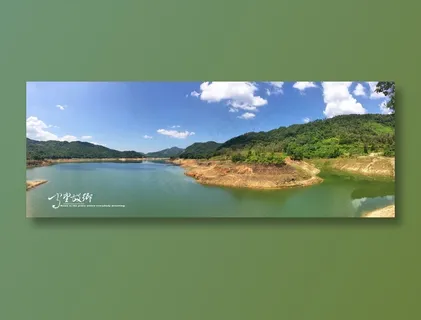 美丽的山中湖泊图片 美丽的山中湖泊图片