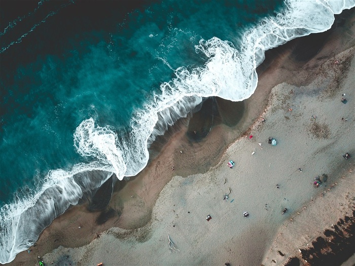 唯美海滩波浪风景高清图片