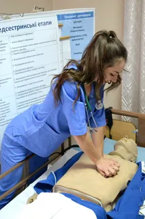 护士急救操作图片