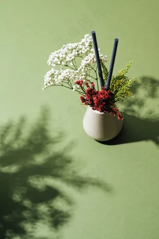 绿色小清新静物插花图片