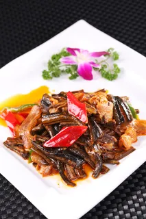 R02555腊肉焖鳝鱼 (3)