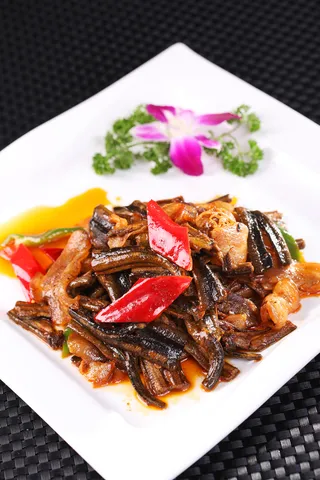 R02555腊肉焖鳝鱼 (3)