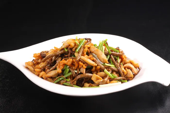茶树菇炒鸡柳
