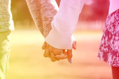 唯美浪漫情侣牵手