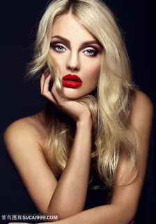 金色长发美女写真