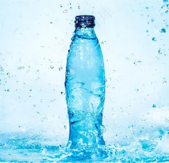 矿泉水与水纹广告高清图