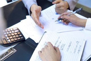 会议商讨高清图片