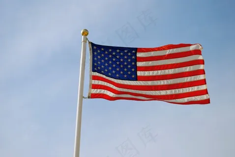 旗杆上飘扬美国国旗图片 旗杆上飘扬美国国旗图片