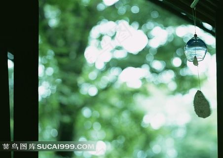 屋檐下的风铃图片素材