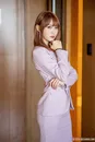 都市女白领周慕汐粉色制服性感写真图片