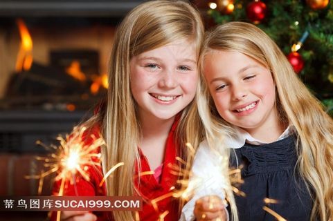 圣诞新年外国金发儿童烟火节日喜庆素材