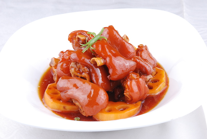 CXC06991猪蹄焖莲藕 32元