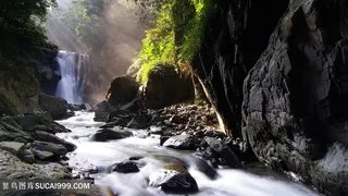 溪流山脉唯美壁纸