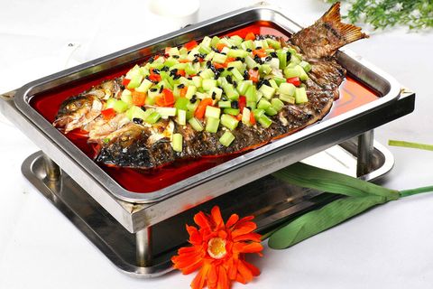 美食香辣烤鱼