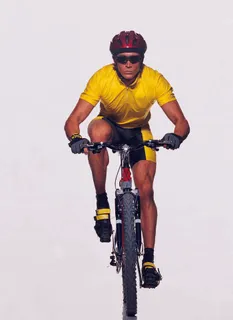 体育概念-骑车的运动员