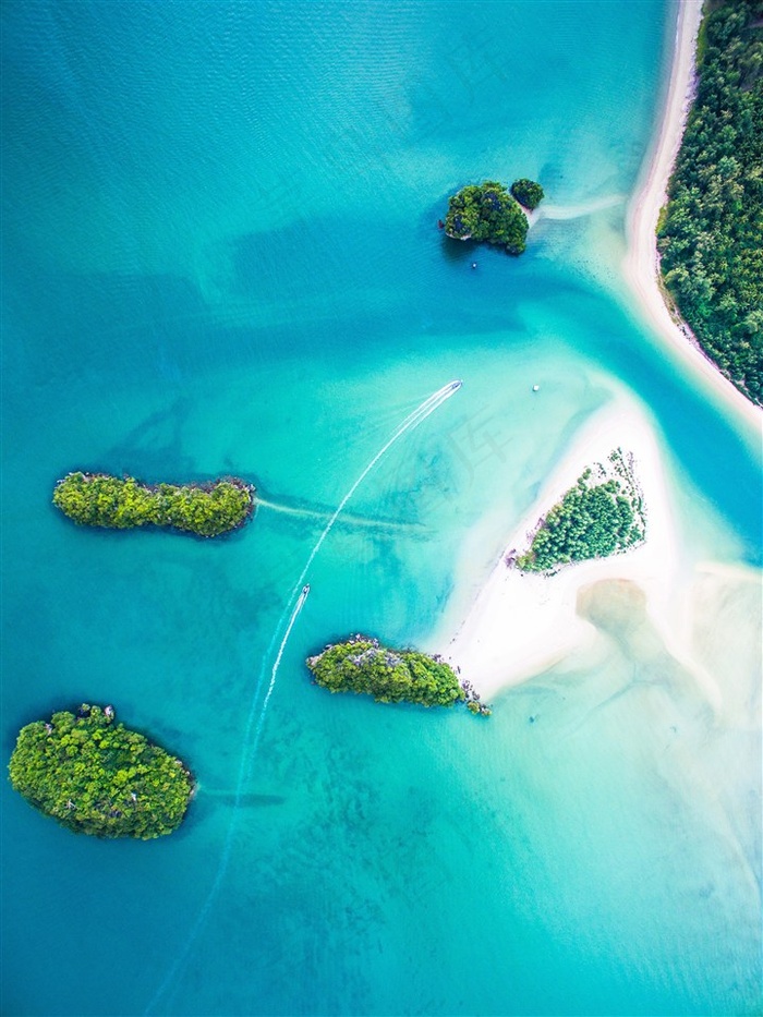 海洋上岛屿风景高清图片