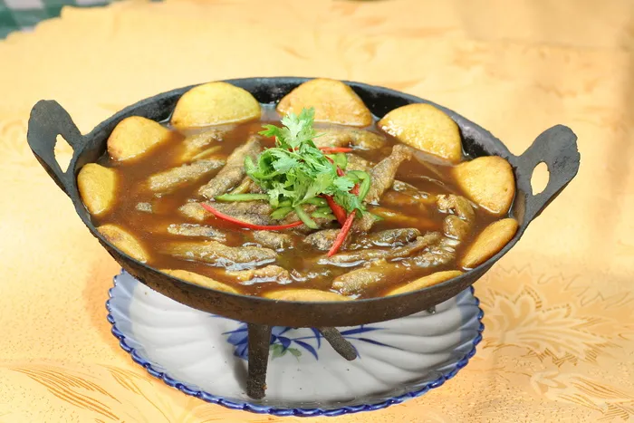 54铁锅饼子熬小鱼 *烧烤