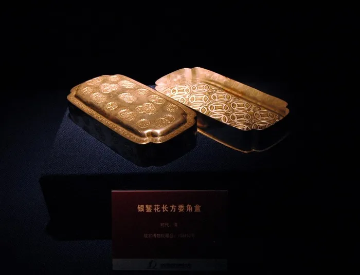 故宫珍宝银盒