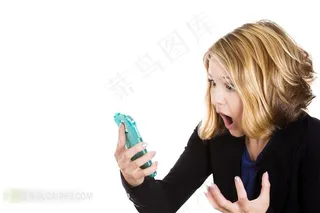 惊讶看手机的外国美女高清图片