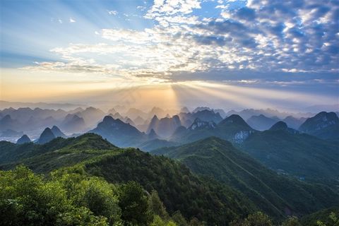 广西桂林尧山风景图片