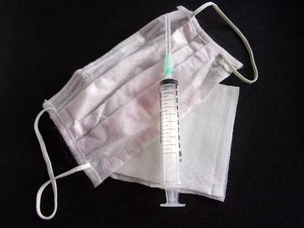 口罩和注射器图片 口罩和注射器图片