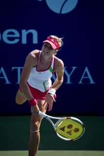 打网球的国外女运动员素材