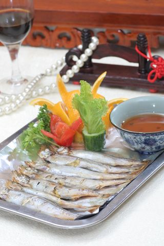 旋转 鱼露香烤多春鱼 (1)