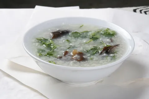 香菜木耳粥-粥为先