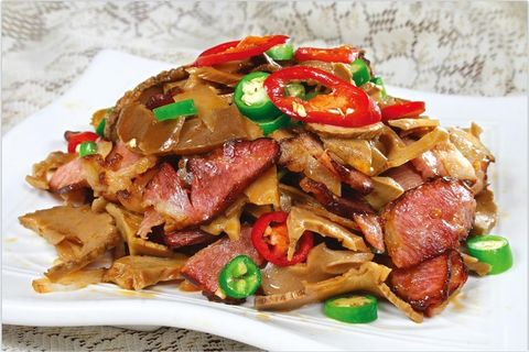 烟笋炒腊肉图
