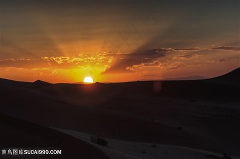 户外帐篷野营与夕阳景色高清图
