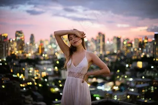 性感吊带美女人体模特图片