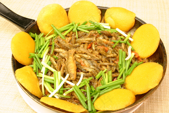 2503贴饼子熬小鱼d