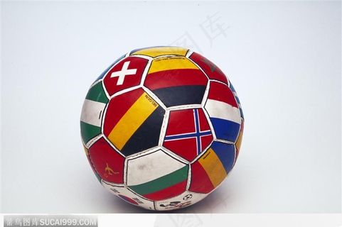 国旗拼成的足球