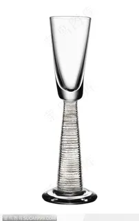 玻璃艺术-精美的玻璃杯