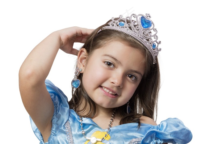 头戴王冠的小女孩