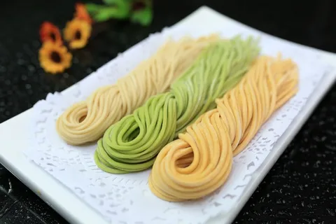 蔬菜面火锅美食配菜主色面条设计素材