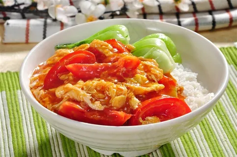 番茄滑蛋饭美食图片 番茄滑蛋饭美食图片