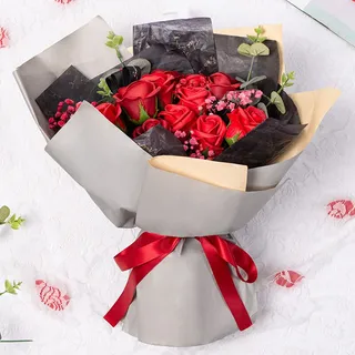 情人节送礼鲜花玫瑰特写摄影图