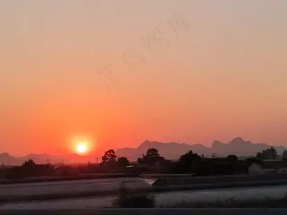 一百二十迈的晚霞