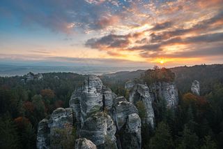 山上日出唯美风景图片