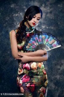 美丽的旗袍女性图片