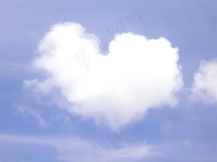 天空心形白云图片