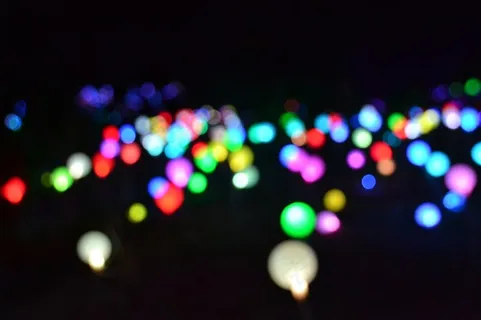 夜晚灯光的朦胧美