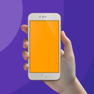 紫色手持苹果手机展示样机